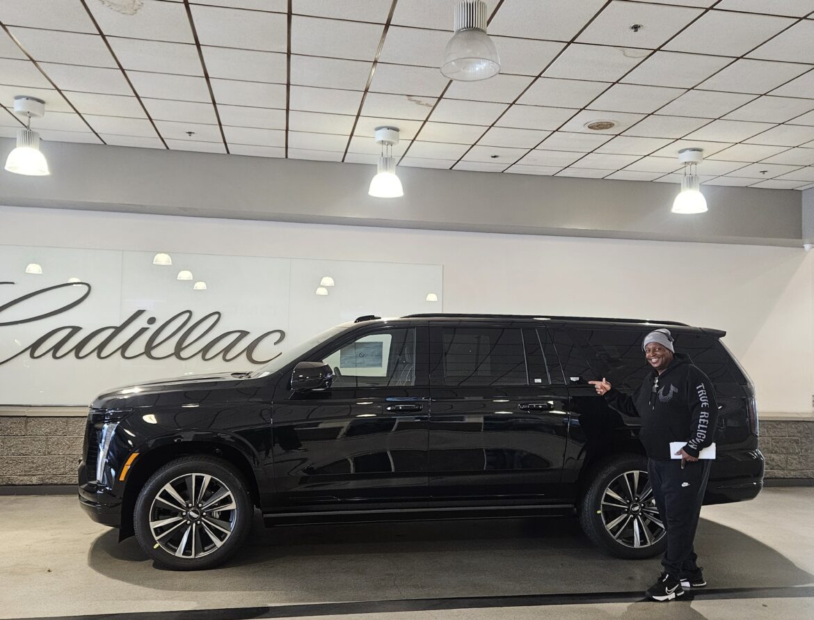 Late-model luxury SUV providing professional Newport Beach Executive Car Service by Ride N' Relax.