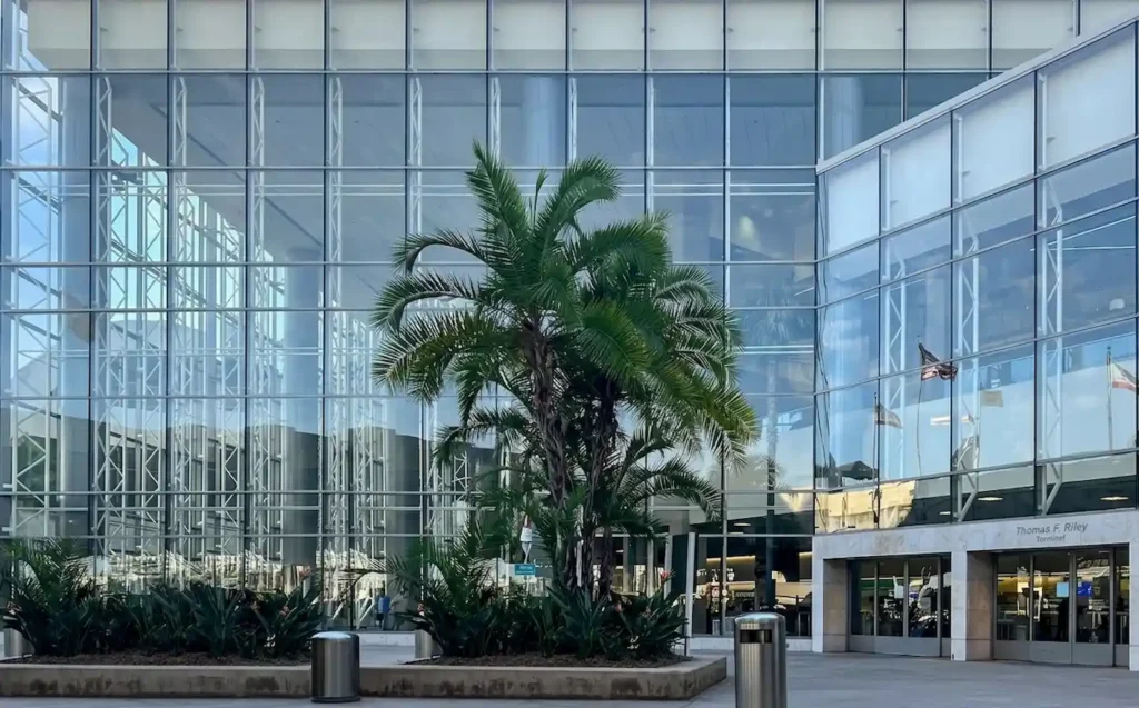 Thumbnail-For-Laguna Beach Airport Shuttle for Visitors Checking Out-By-Ride N´ Relax(2)